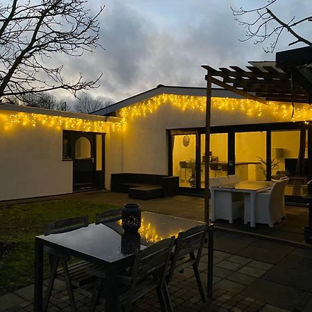 Bungalow Haarlem Amsterdam With Jacuzzi Vijfhuizen Exterior photo