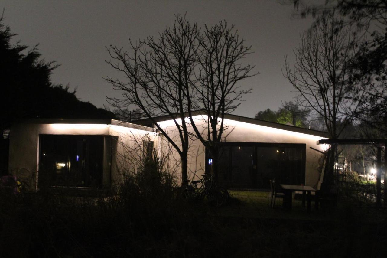 Bungalow Haarlem Amsterdam With Jacuzzi Vijfhuizen Exterior photo